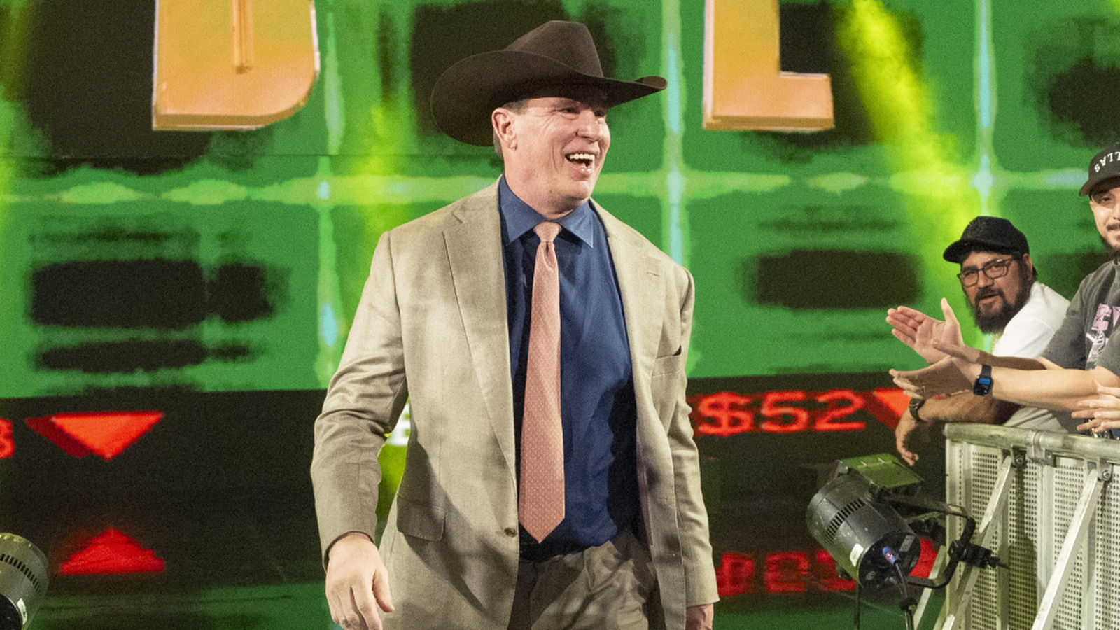 JBL describe problemas competitivos entre Hulk Hogan y su compañero WWE Hall of Famer