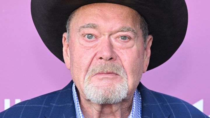Jim Ross reitera la decisión de mantener a Hulk Hogan fuera de WWE Wrestlemania 18 Evento principal