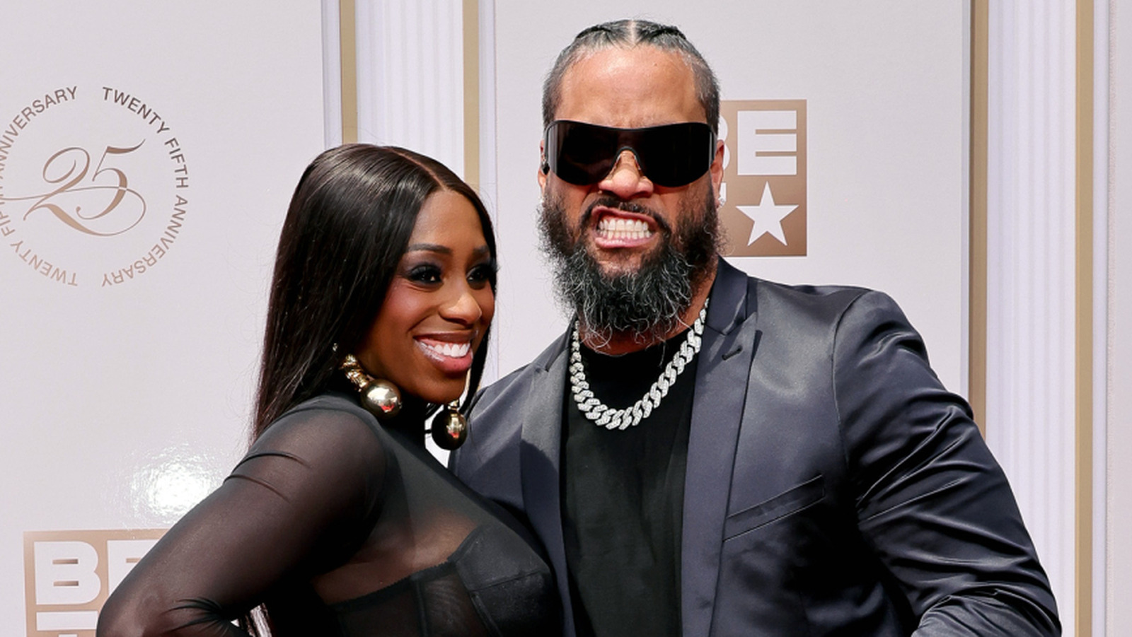 Jimmy Uso de WWE compara las noticias de embarazo de la esposa Naomi con el finalizador de esta estrella