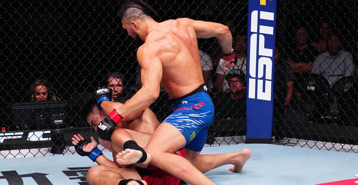 Johnny Walker aturde Zhang Mingyang, ofrece acabado de tierra y libra en el evento principal de UFC Shanghai