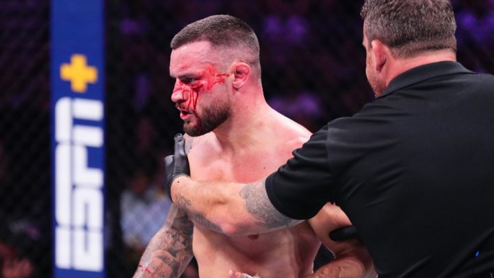 Kiefer Crosbie explota a Marc Goddard después de que la rodilla ilegal condujo a la pérdida de nocaut en UFC Shanghai