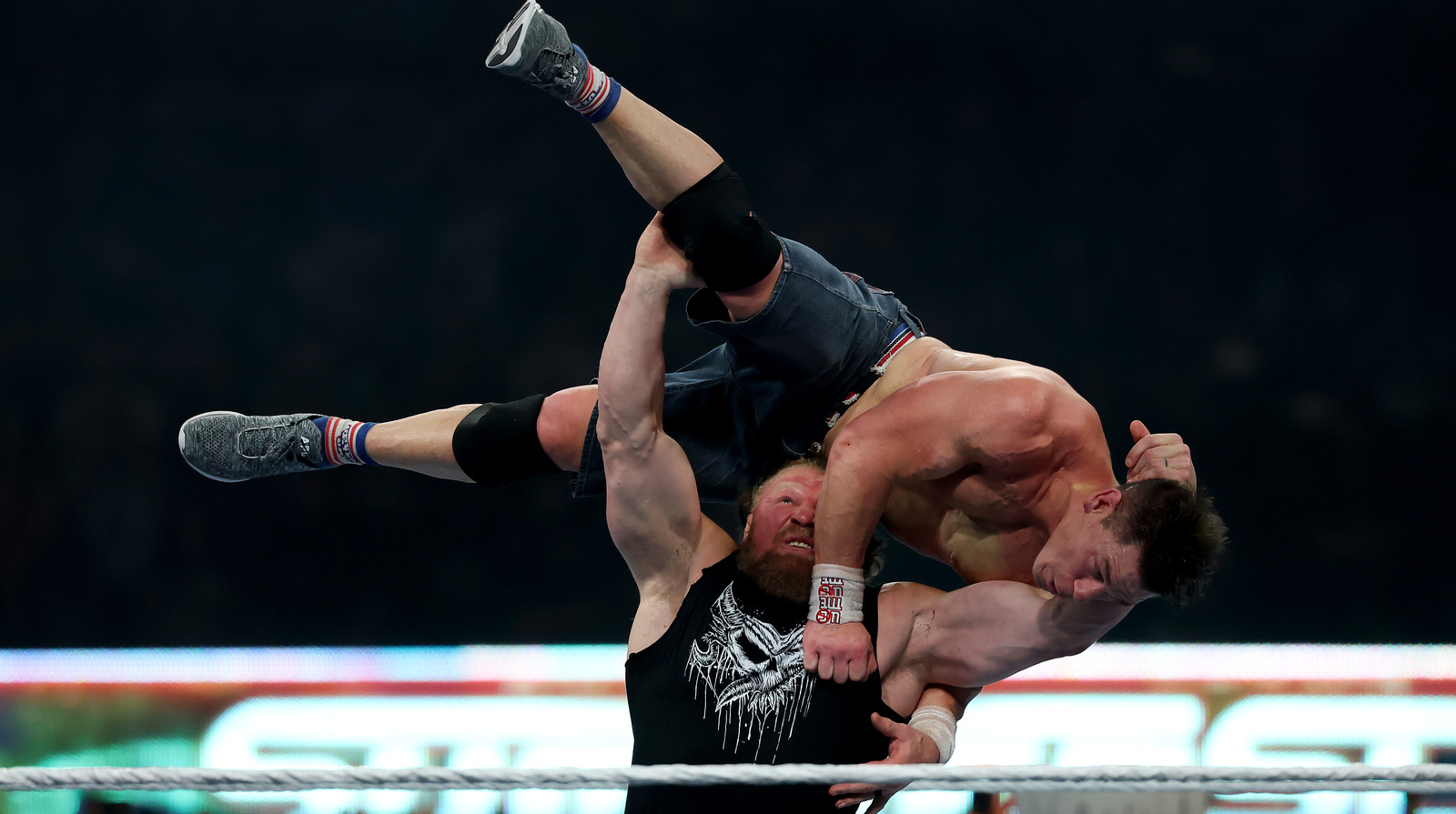 Michael Cole dice que WWE hizo una llamada para traer de vuelta a Brock Lesnar 'Hace varias semanas'