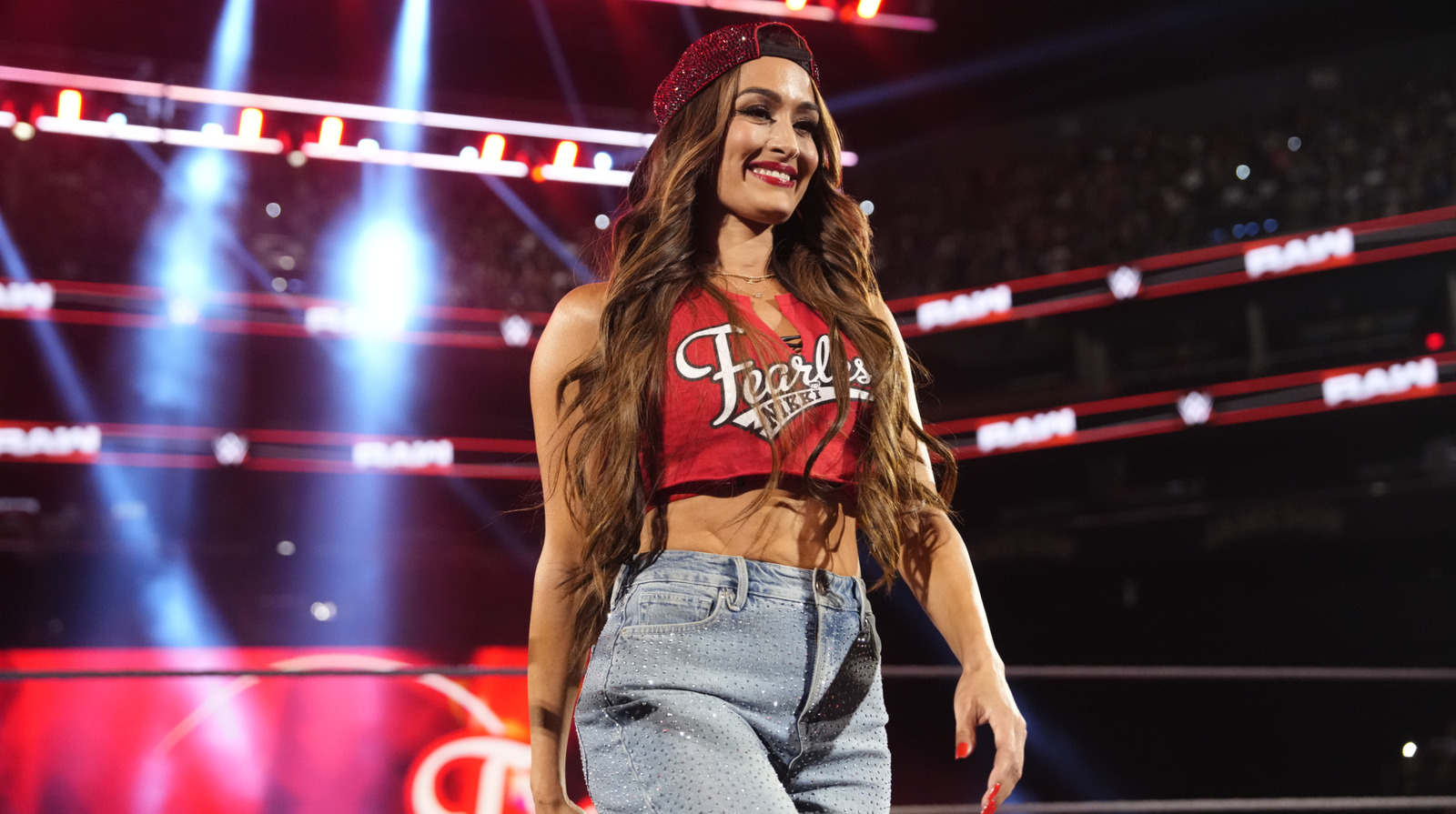 Nikki Bella desafía a Becky Lynch a un partido después de un intercambio personal tenso en WWE Raw