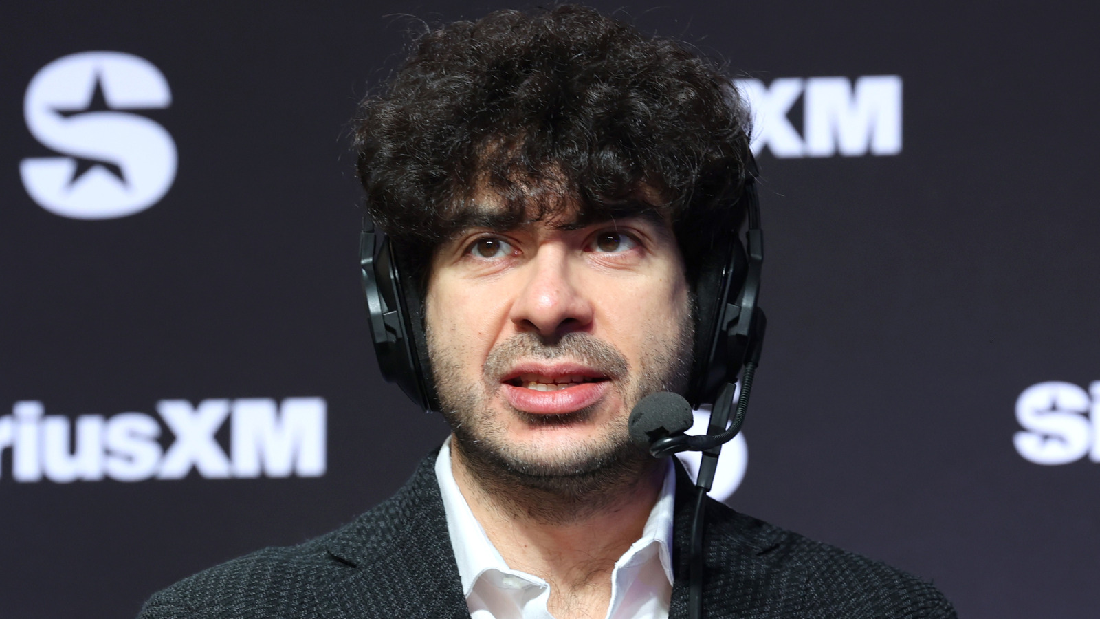 Philadelphia Union protestando fuera de 2300 Arena durante la residencia AEW