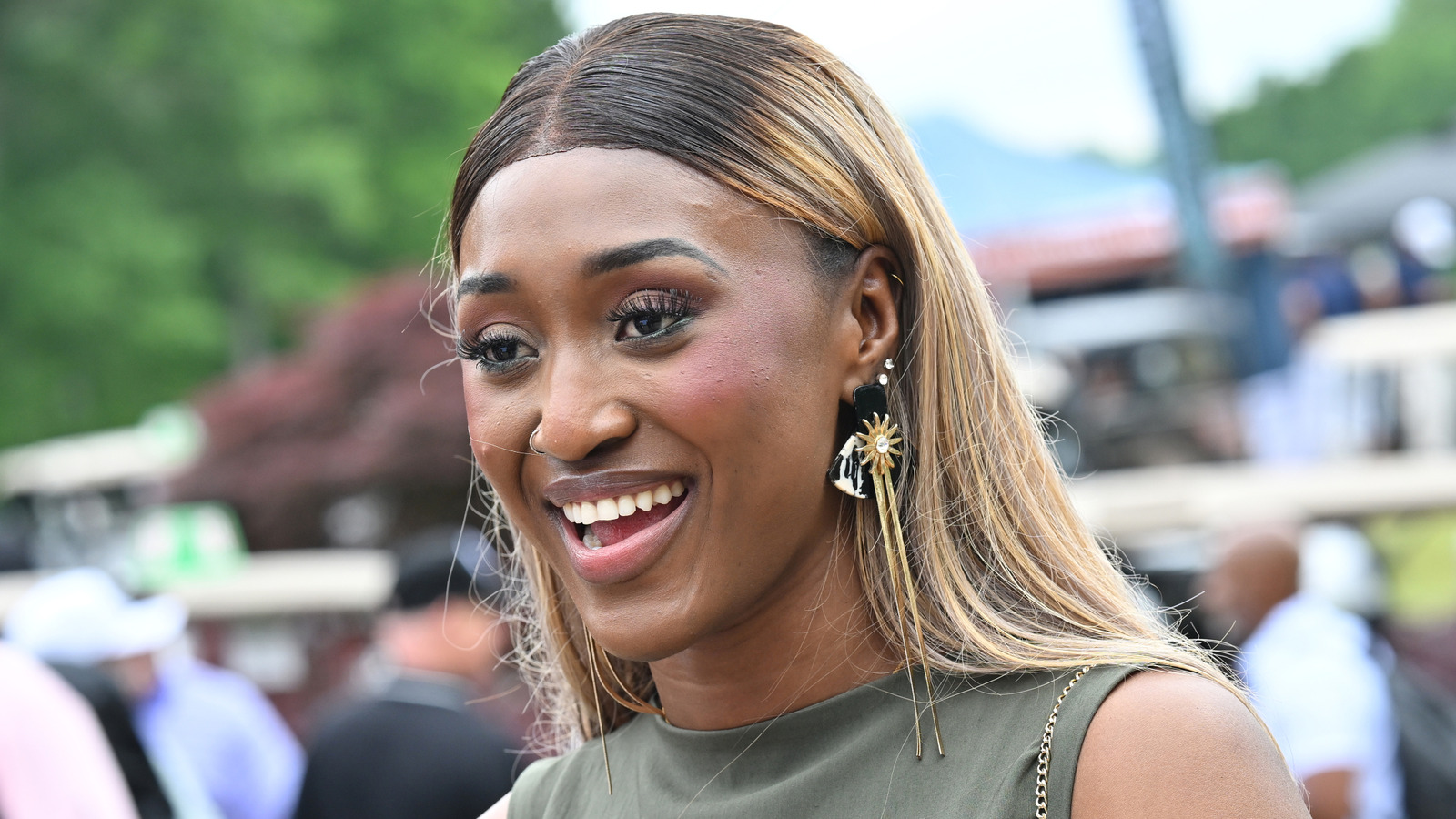 Publicaciones de la reina varada Aminata Imagen del pasaporte de emergencia antes de AEW Dynamite