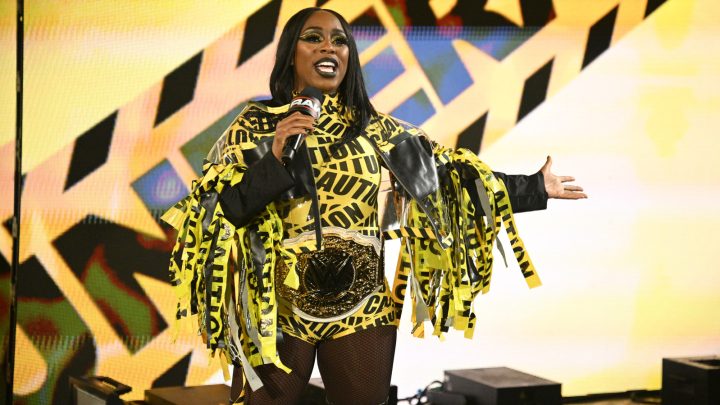 Resultados de WWE RAW 8/18 - Campeonato Intercontinental Femenino en la línea, Naomi aparece y más