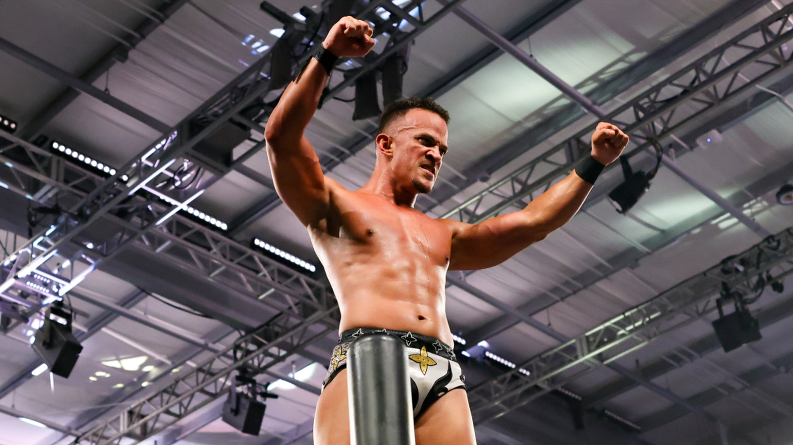 Ricky Saints gana el título de WWE NXT