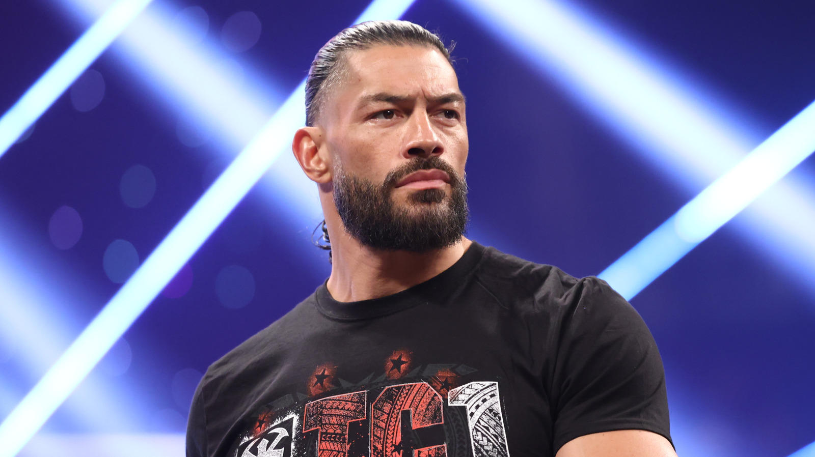 Roman Reigns de WWE tiene una reacción conmovedora a las noticias sobre el embarazo de Jimmy Uso y Naomi