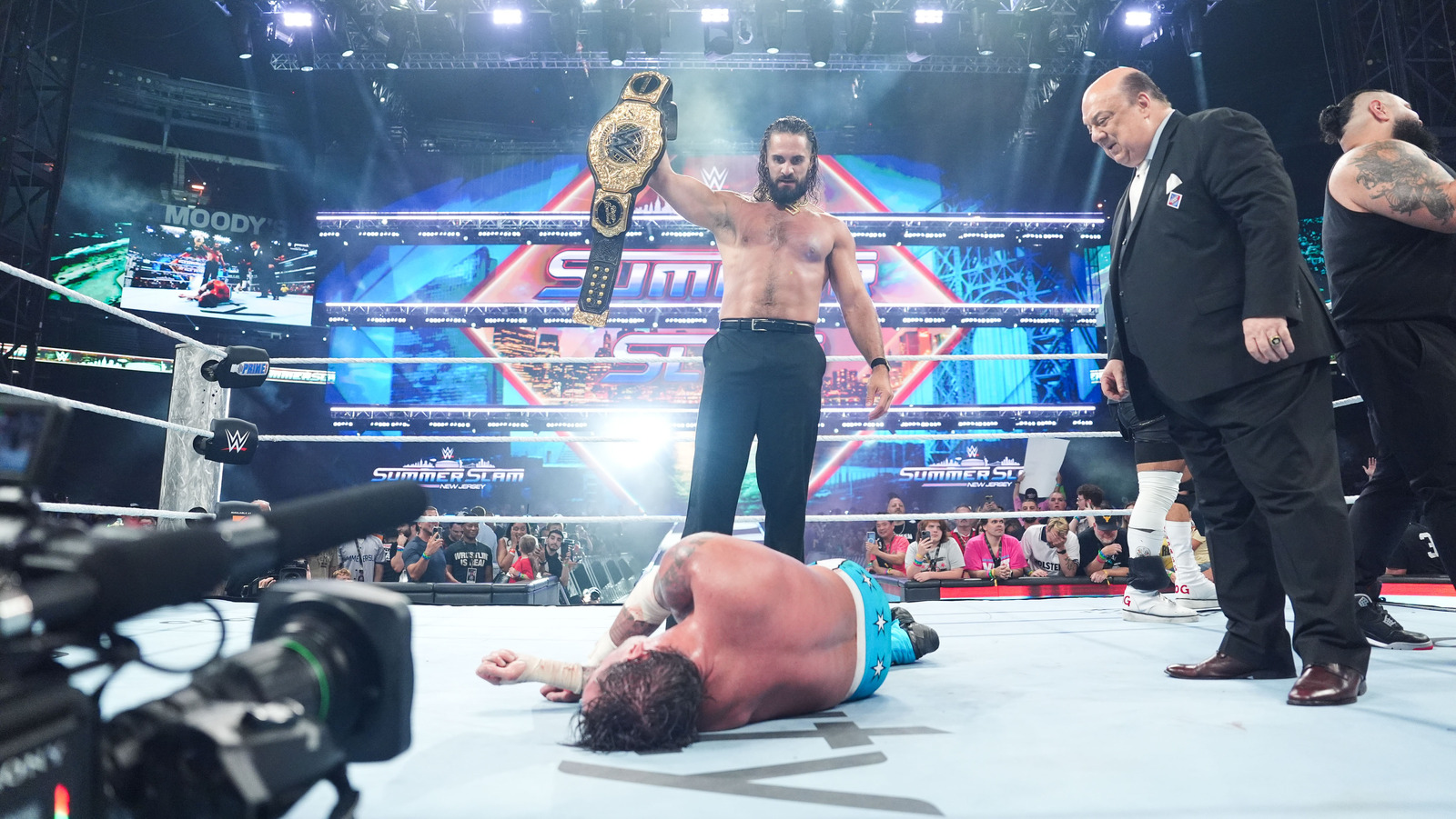 Seth Rollins se niega a proporcionar detalles sobre la lesión de rodilla trabajada por delante de WWE Raw