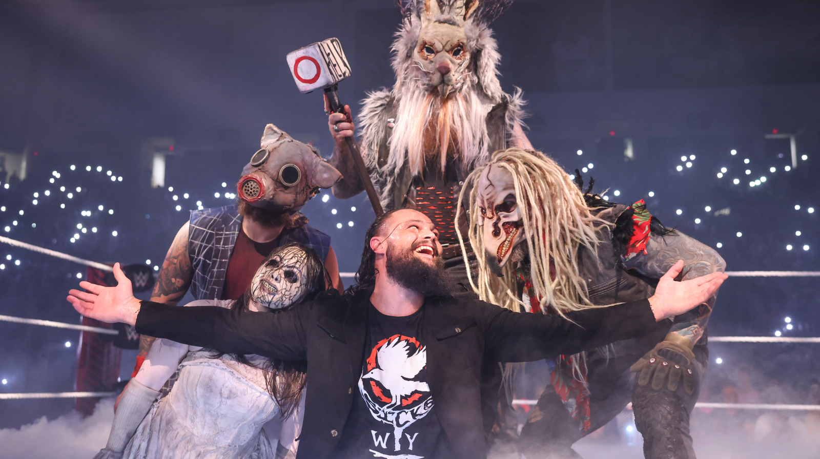 Wyatt Sicks usa sus números para retener los títulos de etiquetas en WWE Clash en París