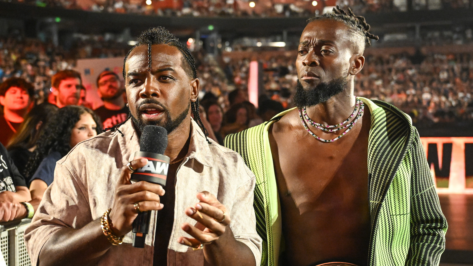 Xavier Woods busca al productor de la WWE, ex estrella de TNA para obtener consejos para contrarrestar el movimiento que inventó