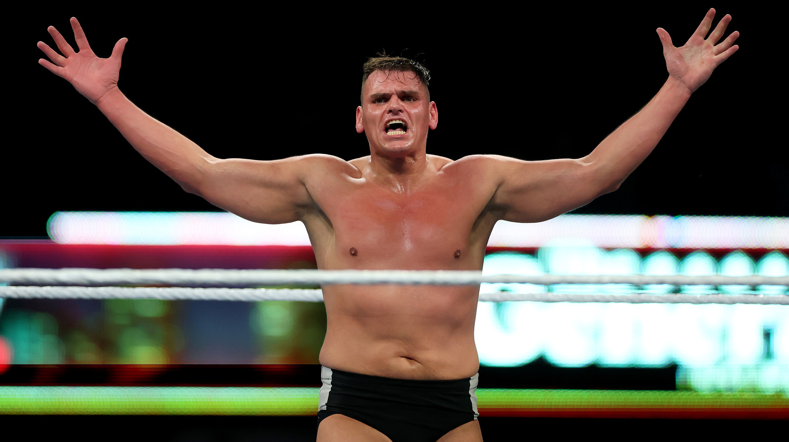 El miembro del Salón de la Fama de la WWE JBL quiere ver a Gunther enfrentar esta explosiva estrella en WrestleMania