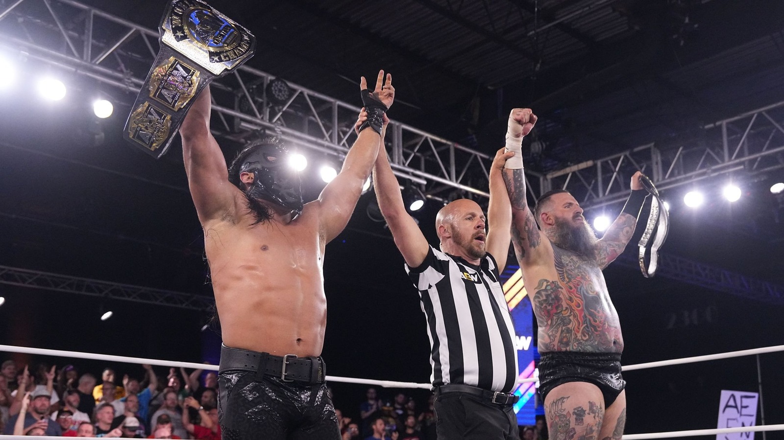 AEW World Tag Team Champions empuja a las puertas de agonía