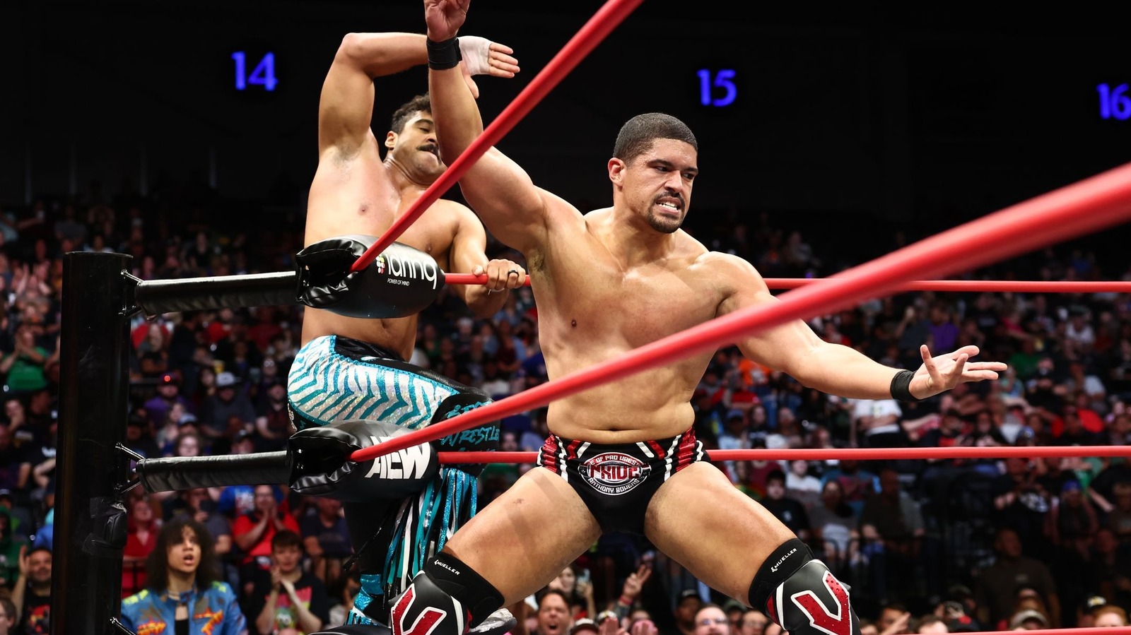 Anthony Bowens se queja de etiquetar con Max Caster en una colisión AEW