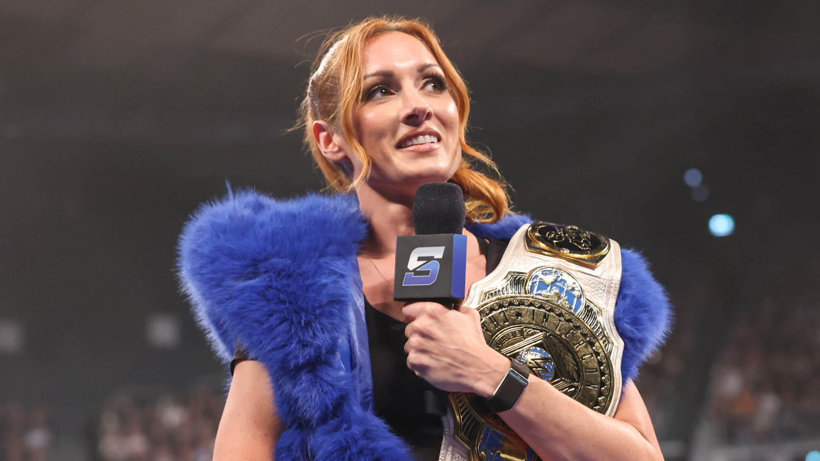 Becky Lynch aparentemente confirma lo que todos nos preguntamos después de la WWE Choque en París