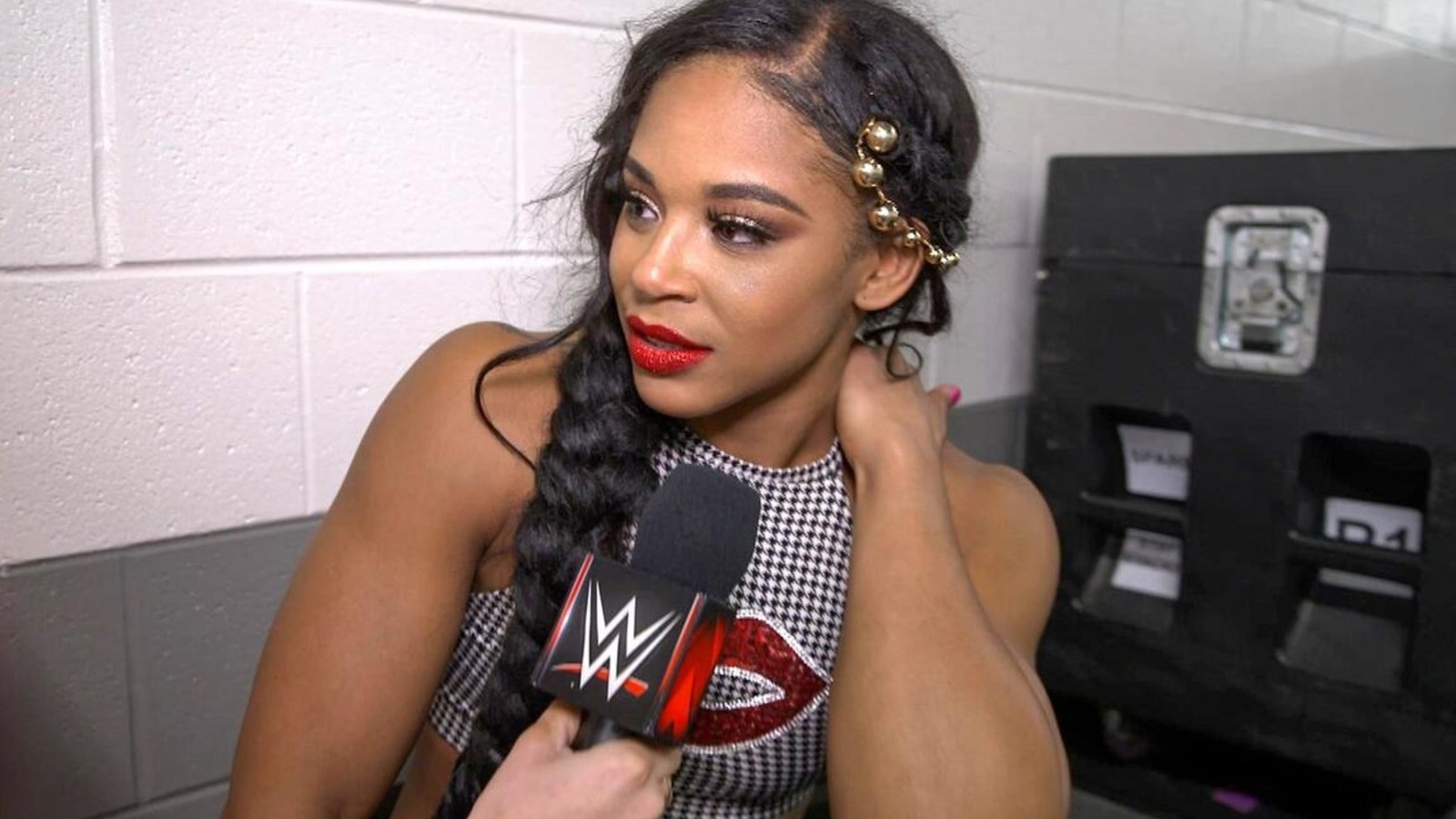 Bianca Belair da una actualización de lesiones, detalla cómo rompió el dedo a la WWE WrestleMania 41