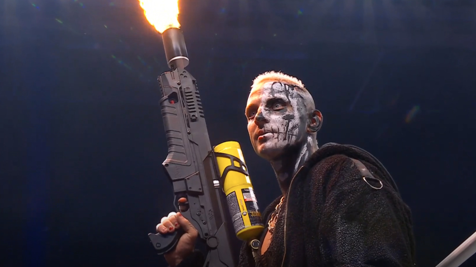 Darby Allin emite WrestledReam Challenge en apariencia de fuego ardiente