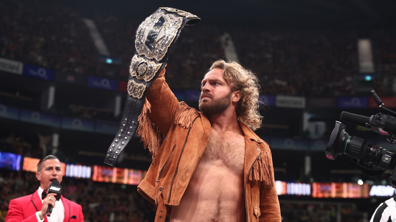 El colgante de un campeón mundial AEW, Adam Page, tiene un nuevo retador para todos después de la colisión