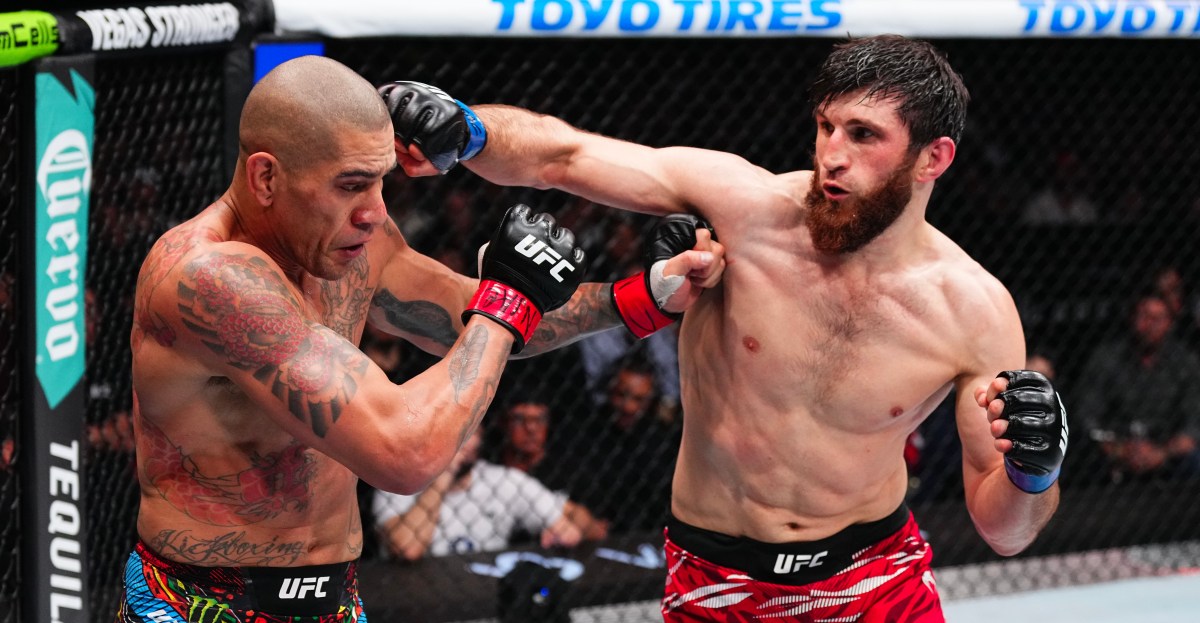 El entrenador de Magomed Ankalaev rasga a Alex Pereira antes de UFC 320: 'Es un viejo kickboxer'