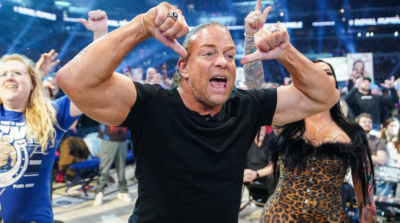 El miembro del Salón de la Fama de la WWE, Rob Van Dam, da actualización sobre la recuperación después de la fractura de doble tacón