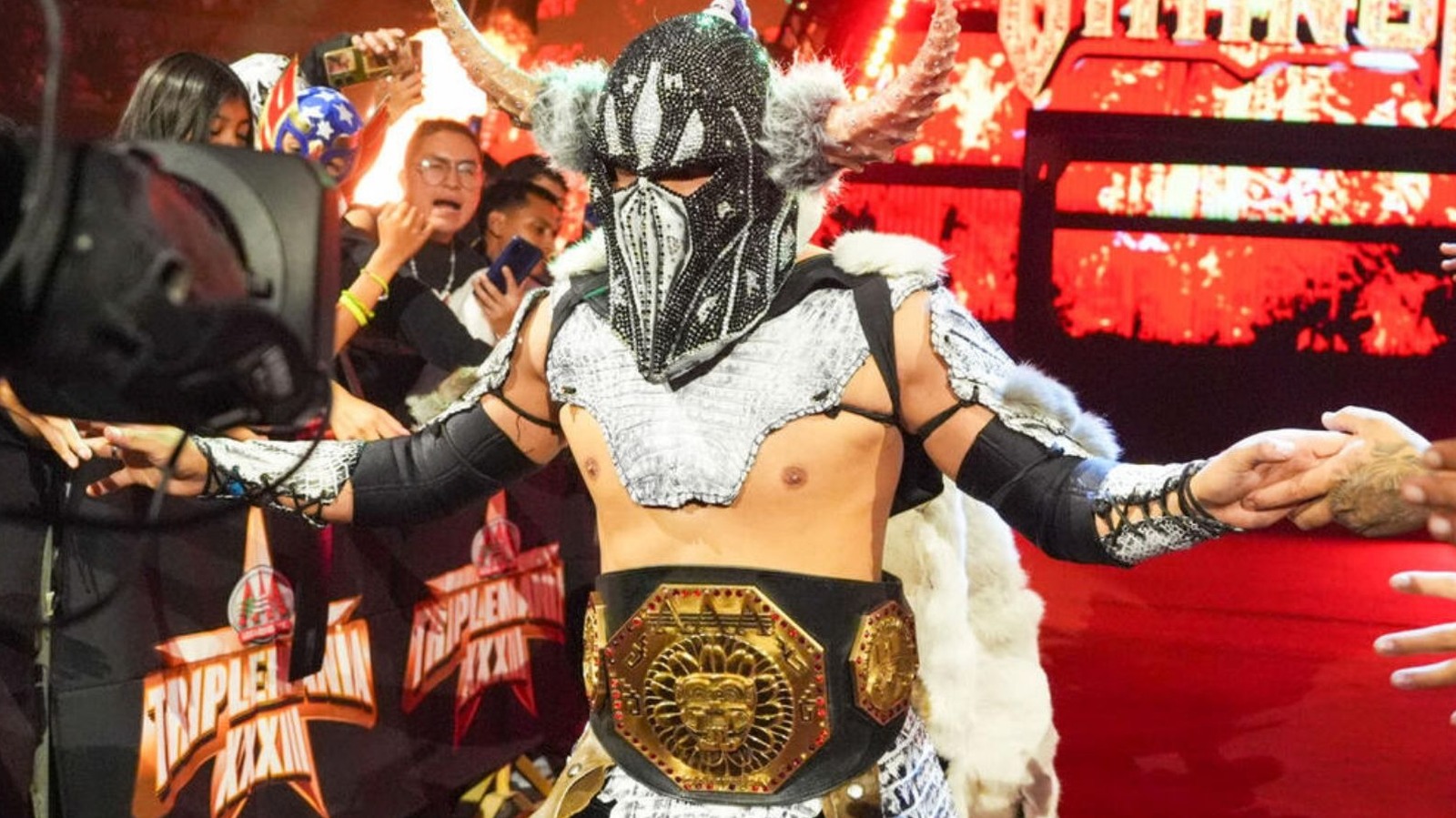 Informe Detalles Estructura del equipo creativo de WWE para AAA