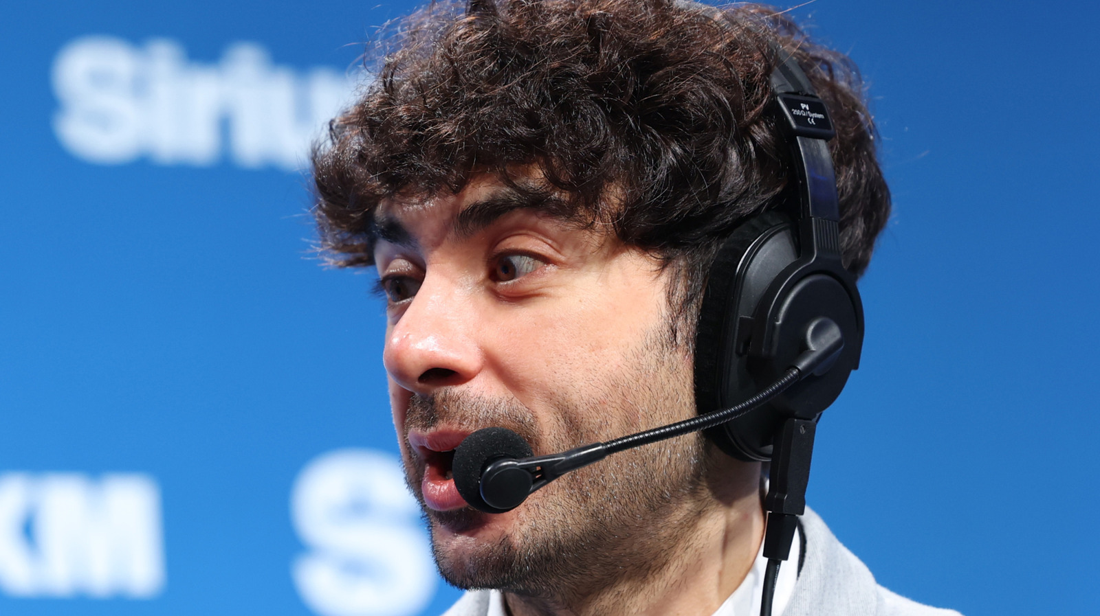 Informe entre detrás del escenario sobre AEW Star tomando tiempo libre y uno regresando