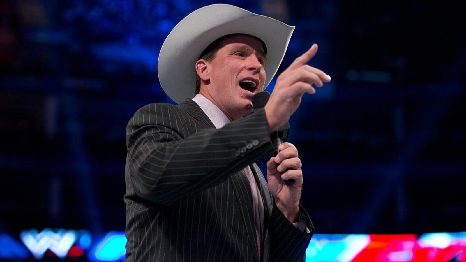 JBL explica cómo el miembro del Salón de la Fama de la WWE superó, a pesar de no ser un buen trabajador