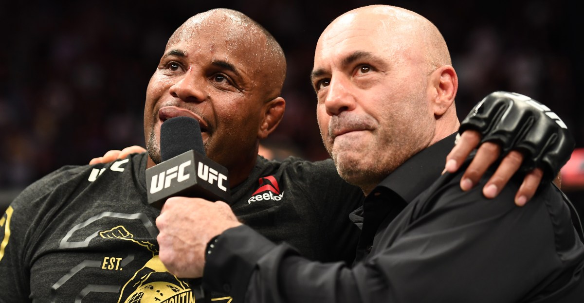 Joe Rogan hizo llorar contando las luchas viendo a los amigos perder en UFC: 'Es jodido devastador'