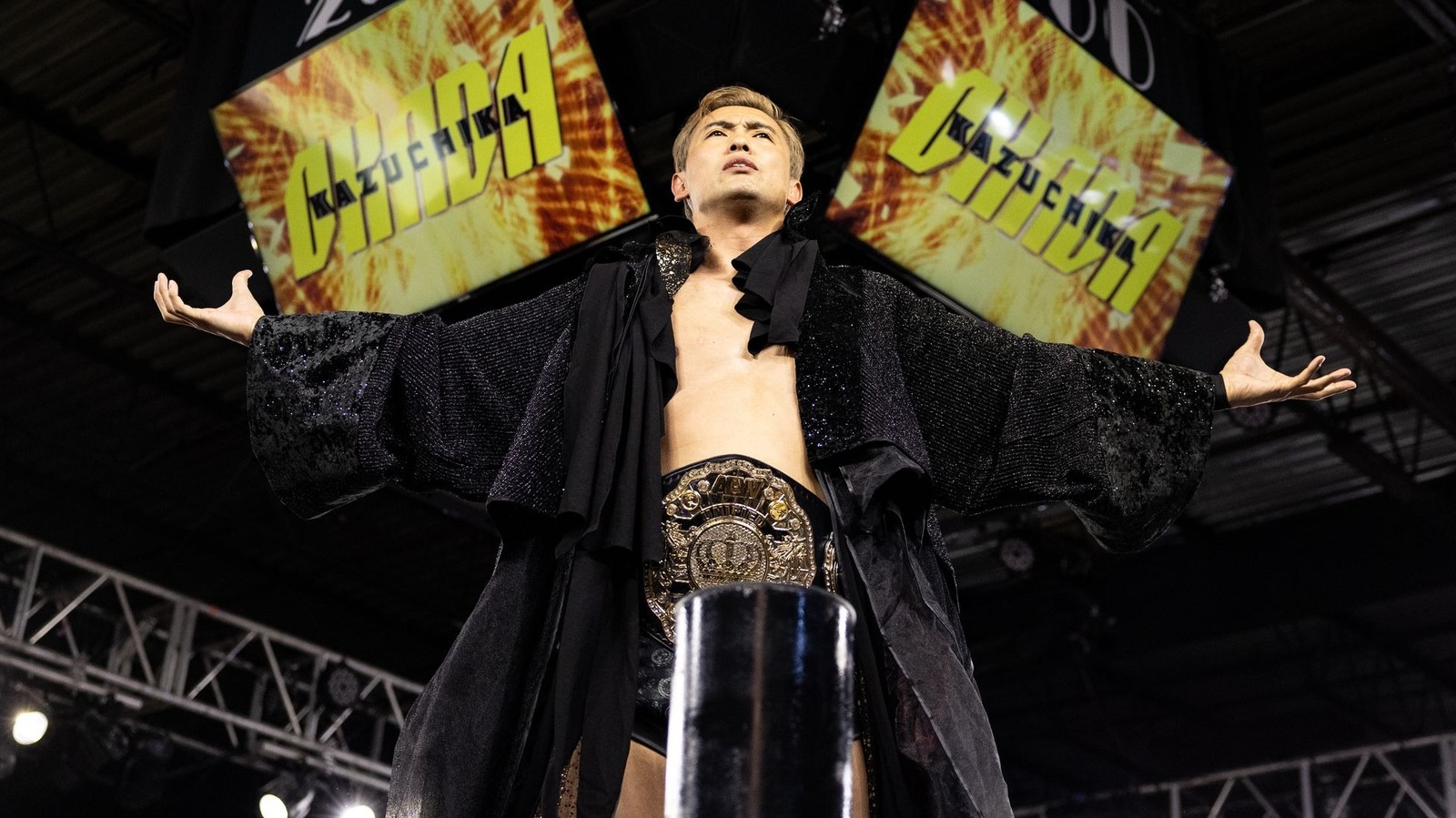 Kazuchika Okada mantiene un título unificado de colisión, para defenderse de tres vías