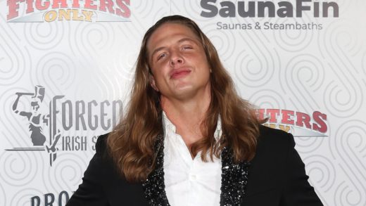 La ex estrella de la WWE, Matt Riddle, responde para informar el evento de lucha benéfica sin secado