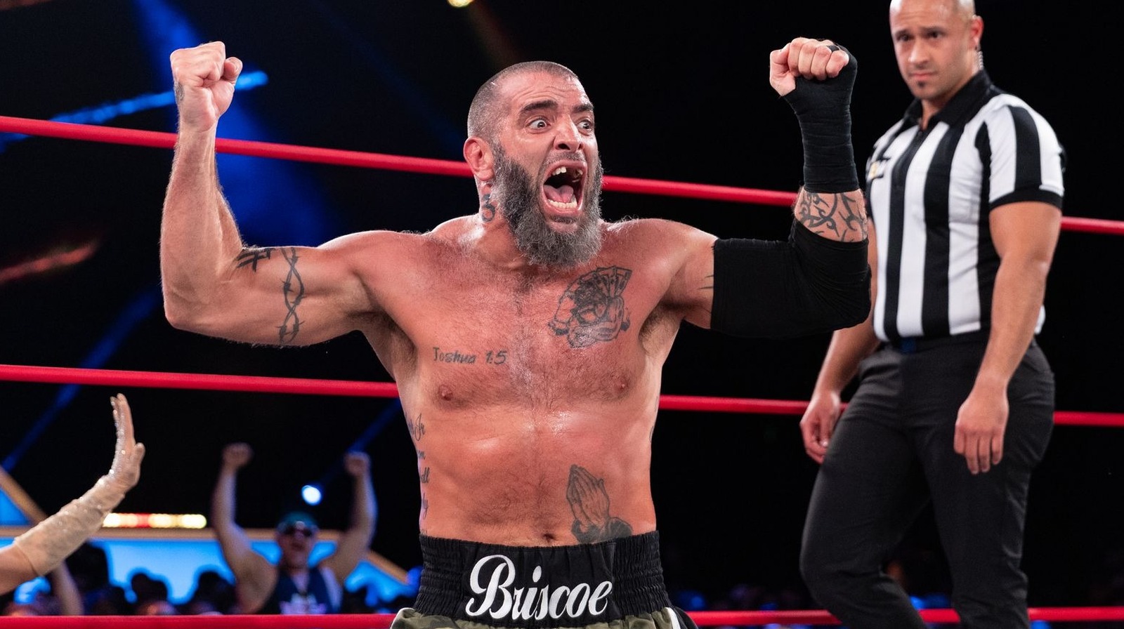 Mark Briscoe gana una guerra sangrienta con MJF en Tablas n 'Tacks Match en AEW All Out 2025