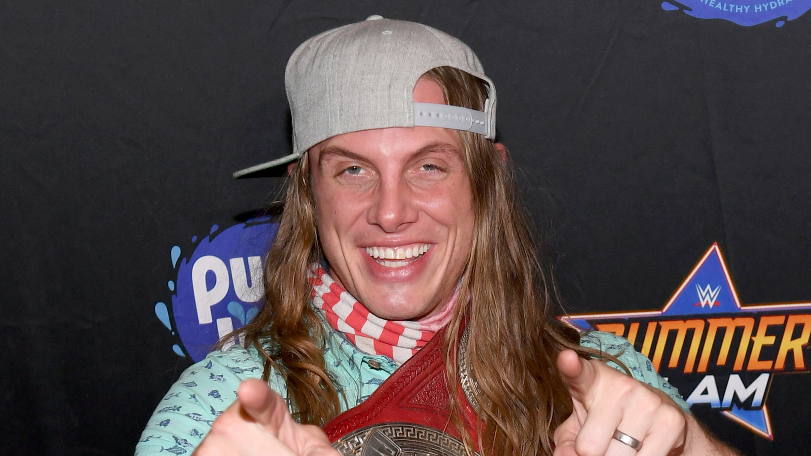 Matt Riddle arremete después del no presentación, insulta a los fanáticos que 'creyeron que Metao Bulls ***'