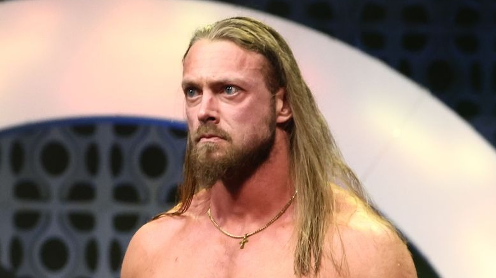 Mia Aew Star se burla de un retorno inminente de la lesión al aceptar el desafío de Big Bill