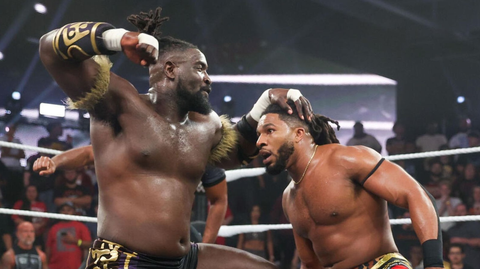 Por qué el obispo Dyer dice que Oba Femi se veía 'verde' en WWE NXT antes de No Mercy