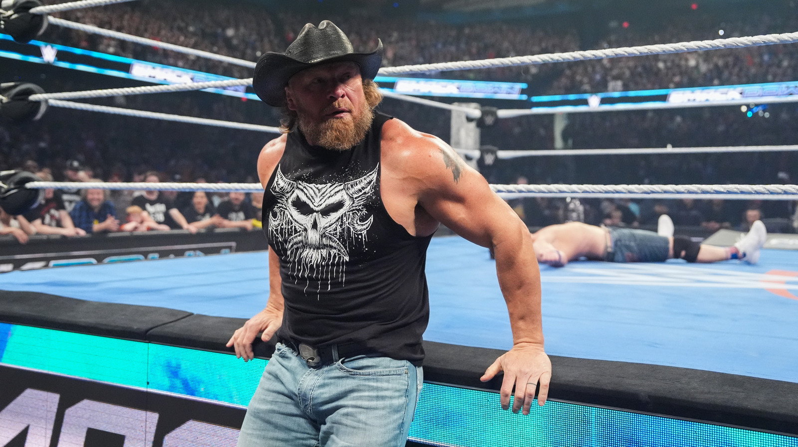 R-Truth se enfrenta a Brock Lesnar, come F-5 en el bizarre WWE Smackdown Segmento de apertura