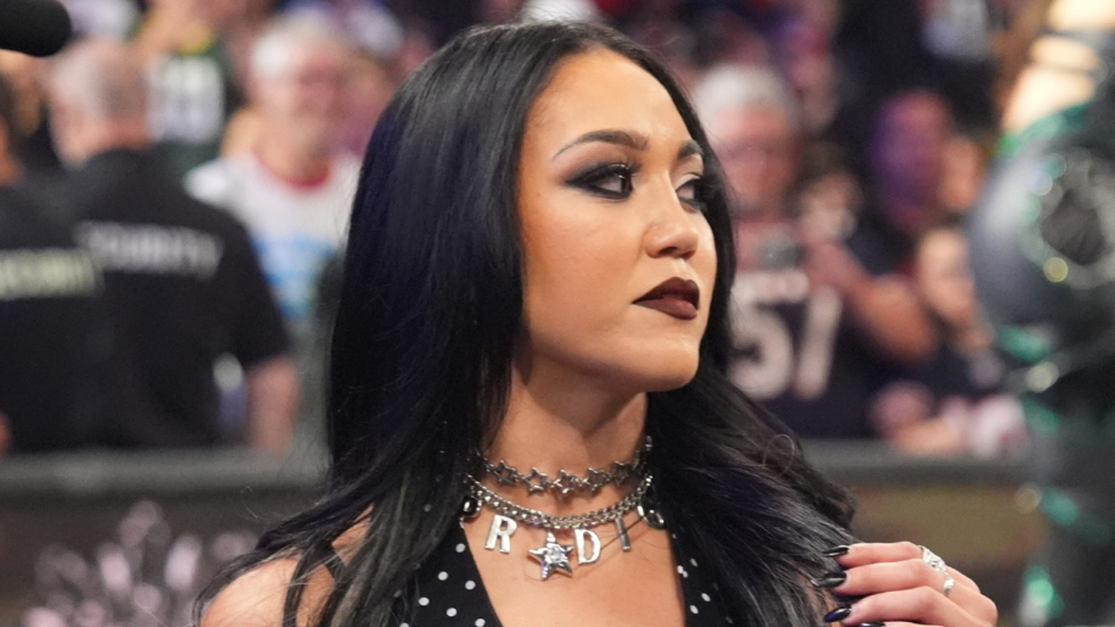 Roxanne Pérez de WWE recrea la foto de los fanáticos con AJ Lee 10 años después de que fue tomada