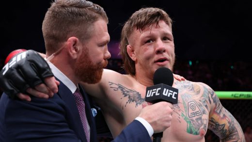 Video de UFC Perth: Jimmy Crute se arrebata desagradable caña de cuello de estrangulador trasero desnudo para terminar Ivan Erslan en primera ronda