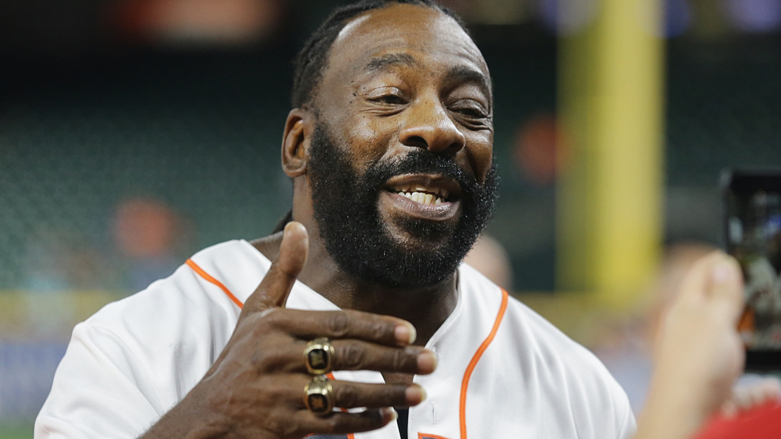 WWE Hall of Famer Booker T dice que esta estrella de NXT robó el espectáculo en No Mercy