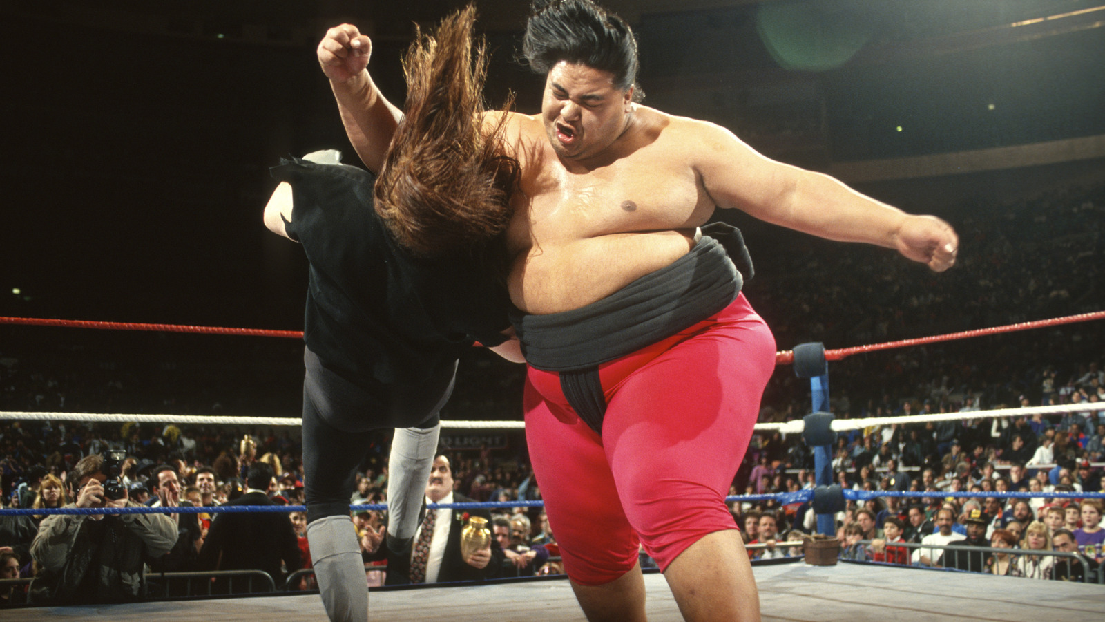 WWE Hofer The Undertaker discute el "honor" de trabajar con Yokozuna