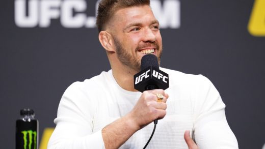 'Todo el revuelo es real': Dricus du Plessis predice que Tom Aspinall vs. Ciryl Gane será el cabeza de cartel en UFC 321