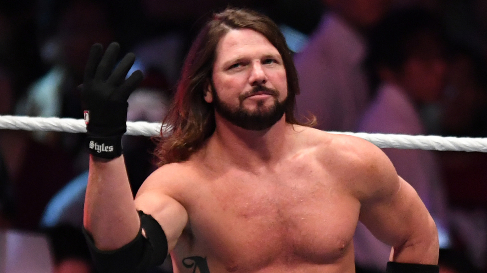 AJ Styles comenta sobre WWE Crown Jewel TNA Gear y la introducción personalizada de John Cena