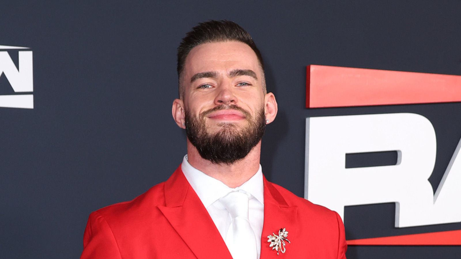 Actualización entre bastidores sobre los rumores de un renovado impulso creativo de la WWE para la teoría de Austin