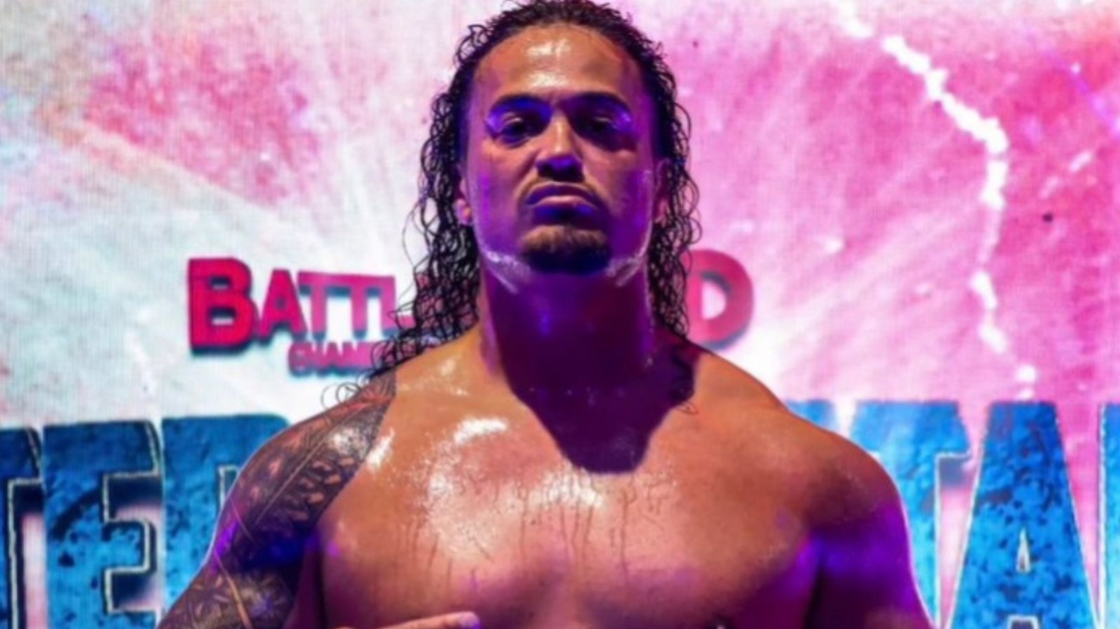 Actualización importante sobre el estado del contrato de la WWE del miembro de la familia Roman Reigns, Lance Anoa'i