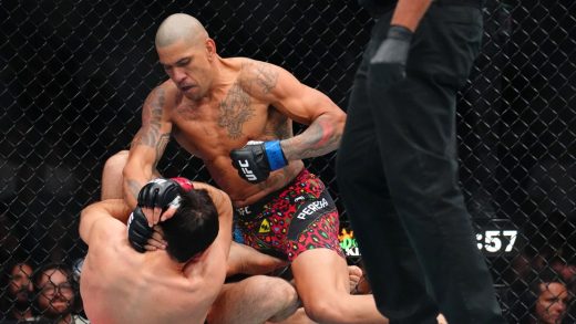 Alex Pereira 'bastante seguro' se rompió el pie en la victoria de UFC 320 sobre Magomed Ankalaev