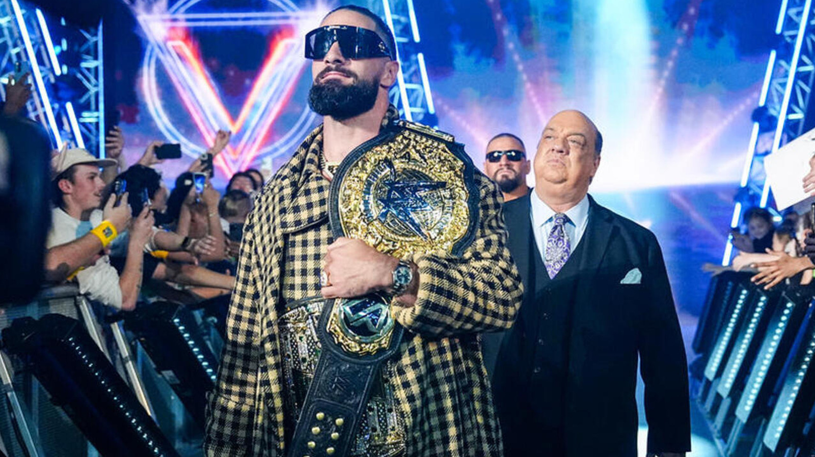 Bryan Alvarez afirma que la lesión en el hombro de Seth Rollins es legítima, WWE aún lo está evaluando