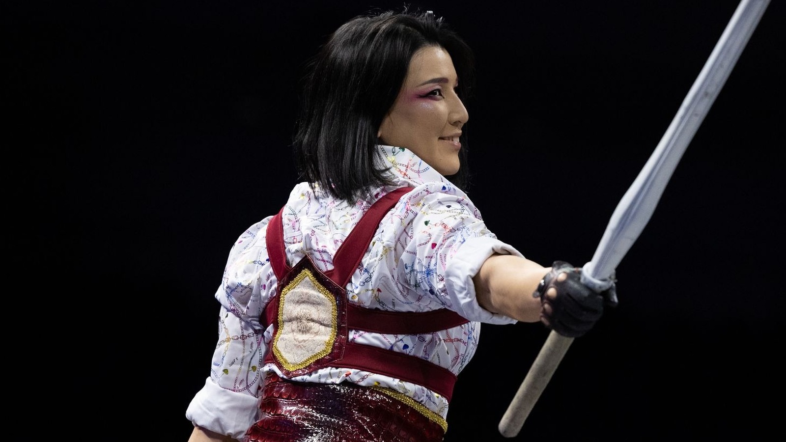 El ex campeón del mundo femenino AEW, Hikaru Shida, anuncia que regresa a nosotros