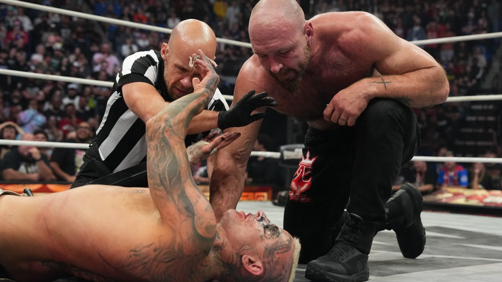 Informe revela el motivo de la falta de sangre en el evento principal de AEW WrestleDream 2025