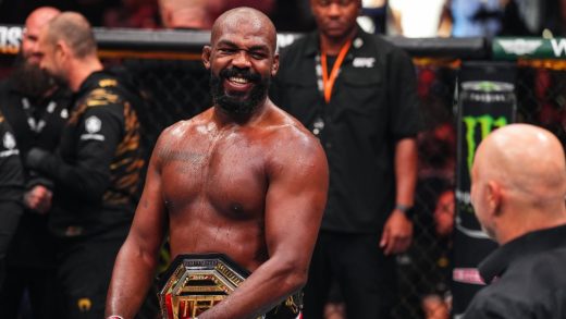 Jon Jones trollea a Tom Aspinall después del fracaso de UFC 321 y envía un mensaje a Alex Pereira