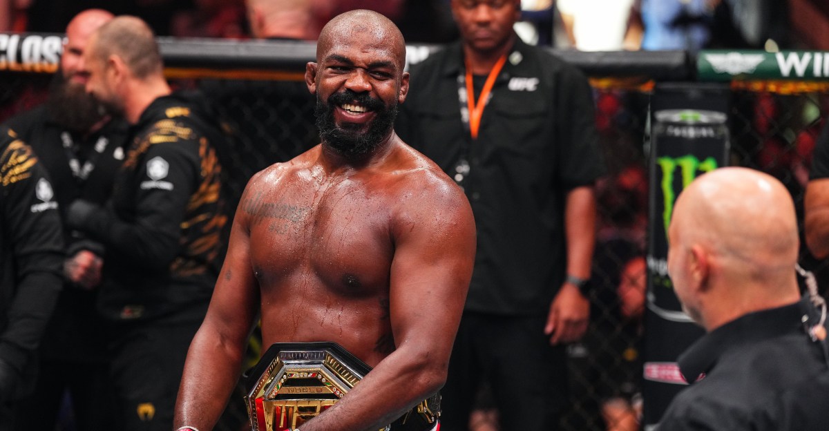 Jon Jones trollea a Tom Aspinall después del fracaso de UFC 321 y envía un mensaje a Alex Pereira