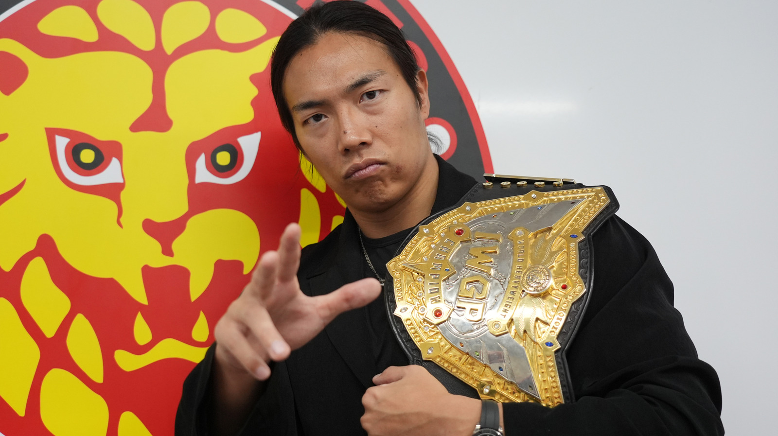 Konosuke Takeshita de AEW está listo para hacer su primera defensa del título mundial IWGP vs. Ex campeón